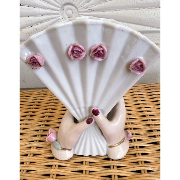 Vintage 50's Lefton Porcelain Hands Holding Fan Vase Roses Cottage Core - Picture 9 of 10